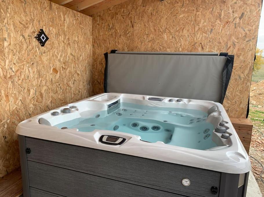 Gite A La Ferme Avec Jacuzzi Et Piscine Chauffee Saint-Felix-de-Tournegat Extérieur photo