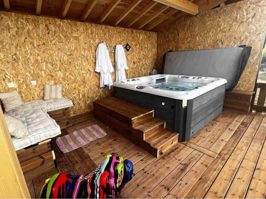 Gite A La Ferme Avec Jacuzzi Et Piscine Chauffee Saint-Felix-de-Tournegat Extérieur photo